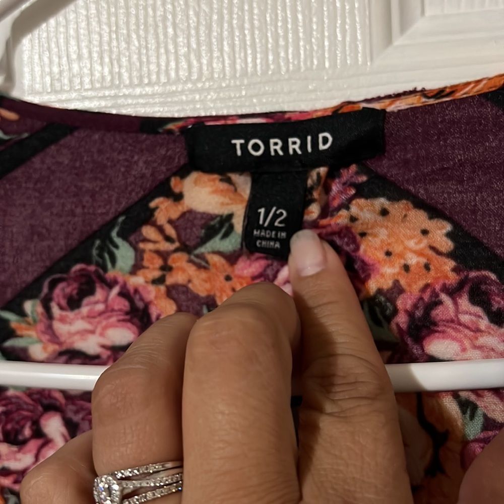 Torrid Burgundy Floral Scarf Print Kimono - Picture 4 of 5